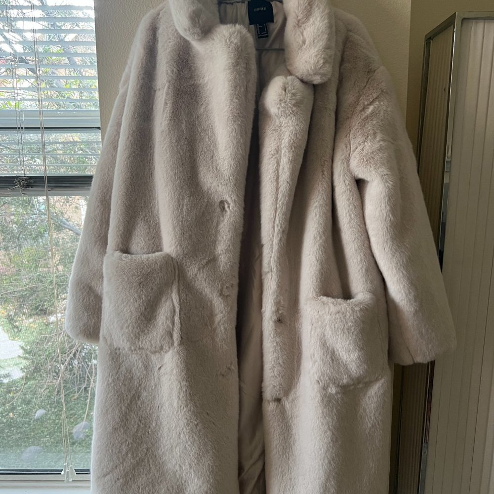 Fluffy white faux fur coat S